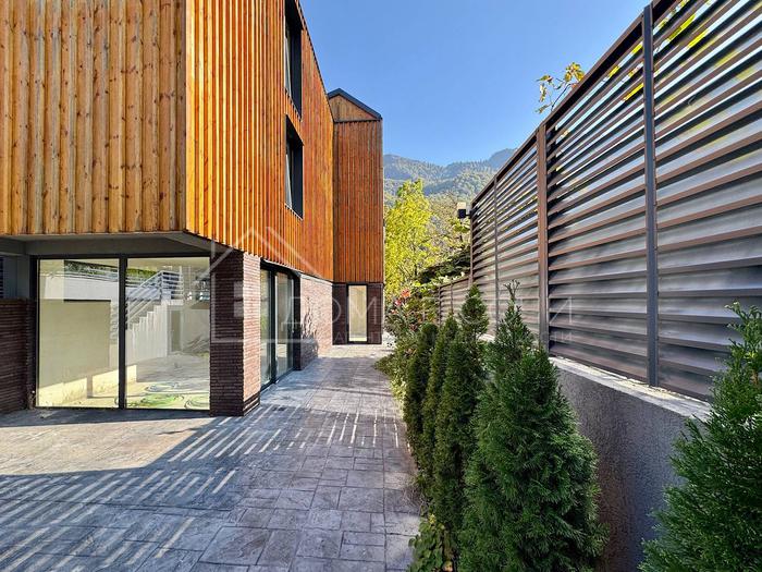 Современный дом в самом центре Красной поляны №12