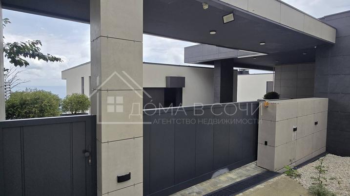 Просторный дом 276 м² с полным комплектом центральных коммуникаций №17