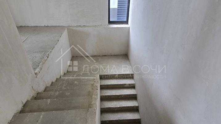 Просторный дом 276 м² с полным комплектом центральных коммуникаций №12