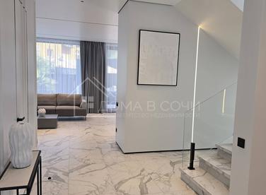 Дом 250 м² на участке 6 соток №1