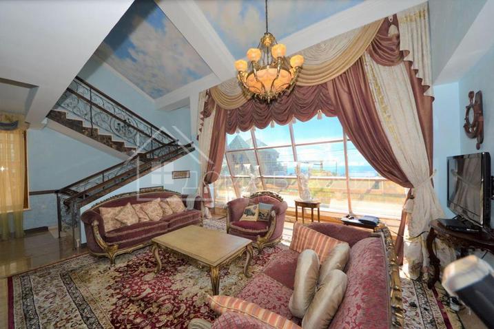 Красивый дом в собственном парке №8