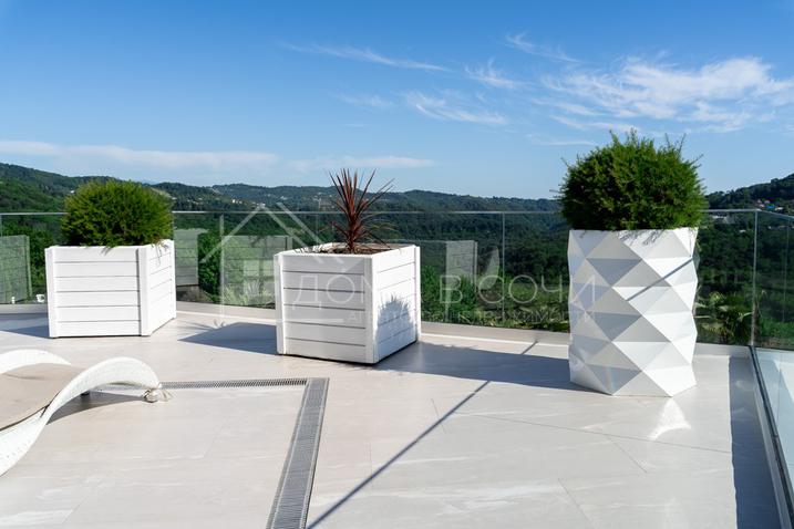 Дизайнерский особняк в горах Хосты №12