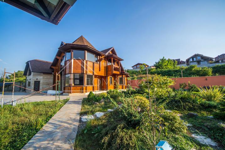 Коттедж с переливным бассейном в Сочи №6