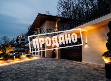 Коттедж с видом на море в стиле Райта №4