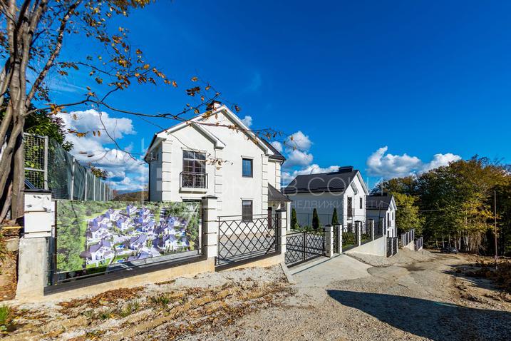 Дом в коттеджном поселке с видом на горы №3