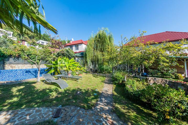 Красивый дом с парковой территорией №6