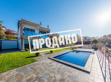 Новый дом с бассейном и видом на море №1