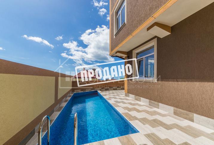 Коттедж с бассейном в Адлере №1