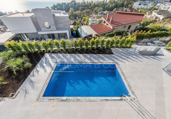 Архитектурный дом с видом на море №11