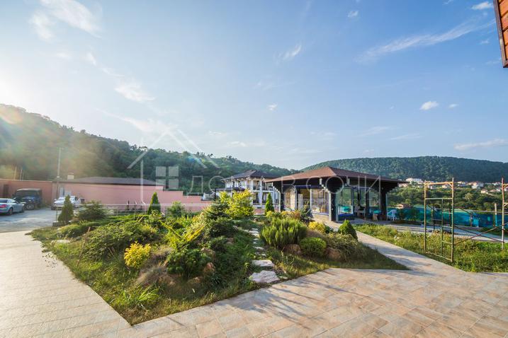 Коттедж с переливным бассейном в Сочи №13