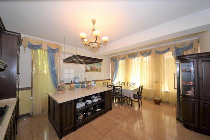 Красивый дом в собственном парке №6