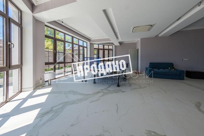 Современный дом с бассейном на Благодатной №20