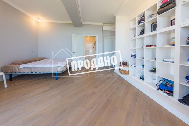 Современный дом с бассейном на Благодатной №11