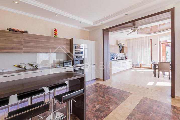 Южный дом на ул. Благодарной №38