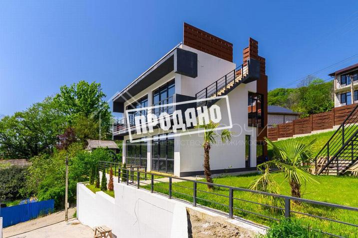 Коттедж с панорамным остеклением в живописном уголке Сочи №2