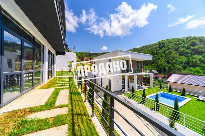 Коттедж с панорамным остеклением в живописном уголке Сочи №6