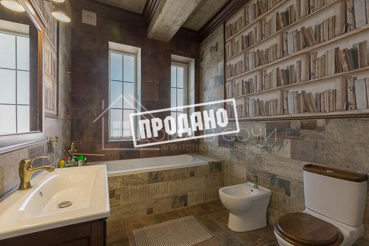 Красивый дом напротив парусного центра №27