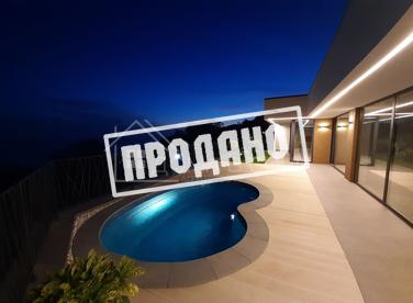 Коттедж с новым дизайнерским ремонтом под ключ №1