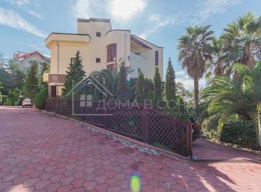 Вилла у моря напротив Парусного центра №3