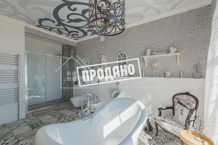 Красивый дом напротив парусного центра №43