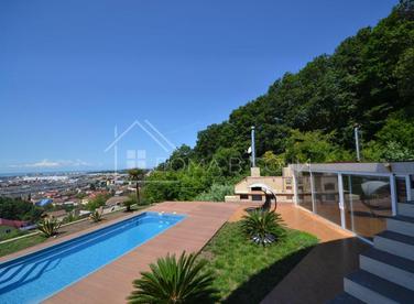 Современный дом с видом на море №2