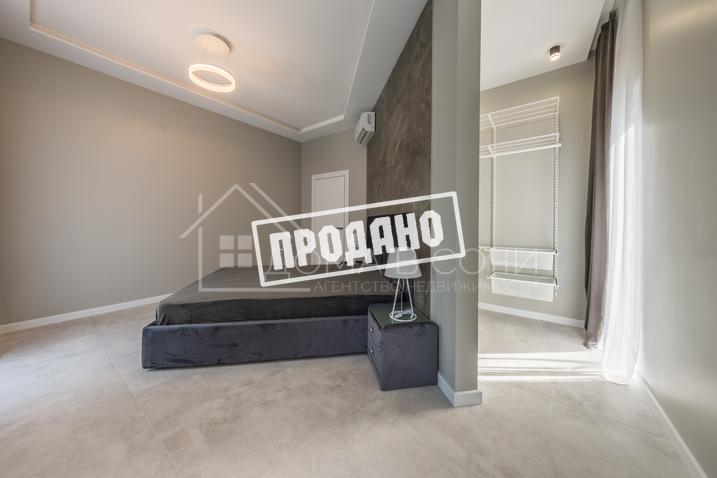 Дом с бассейном в центральном Районе №13