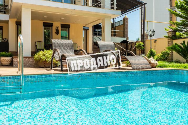 Коттедж с бассейном на Благодати №1