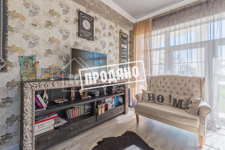 Красивый дом напротив парусного центра №8