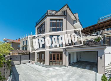 Современный дом с бассейном на Благодатной №3