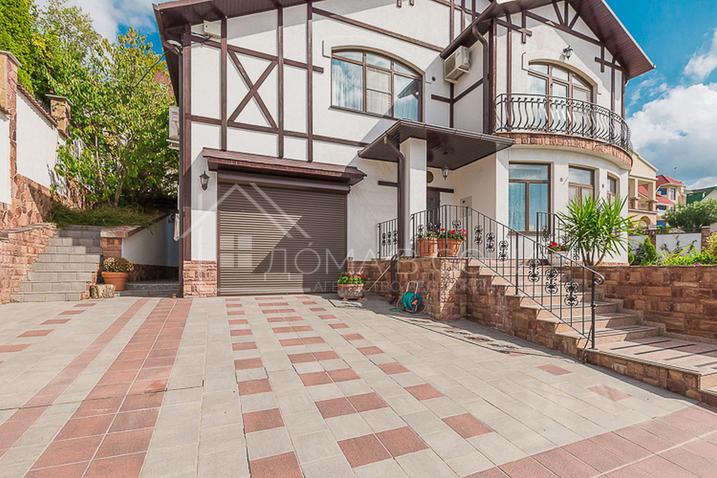 Южный дом на ул. Благодарной №24