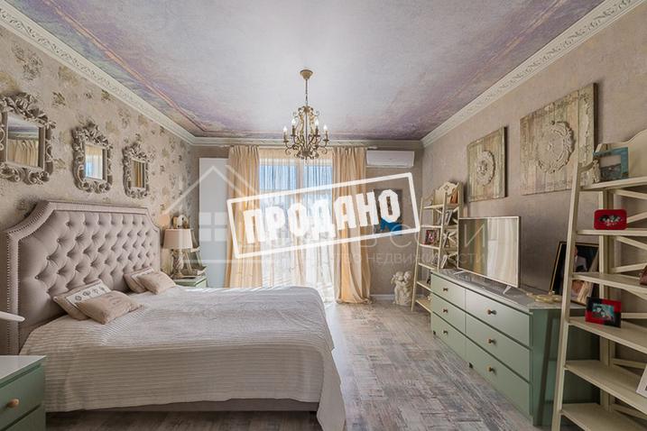 Красивый дом напротив парусного центра №35