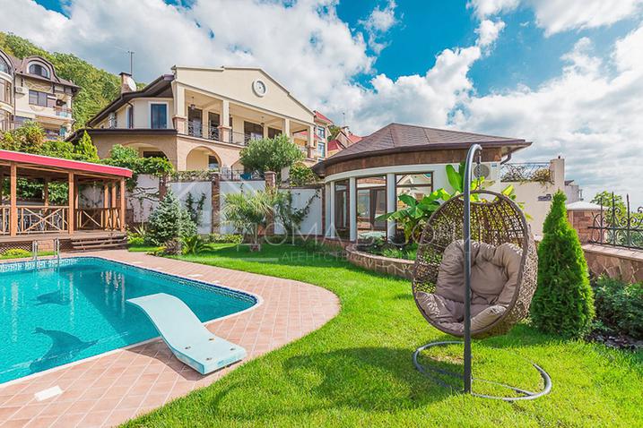 Южный дом на ул. Благодарной №19