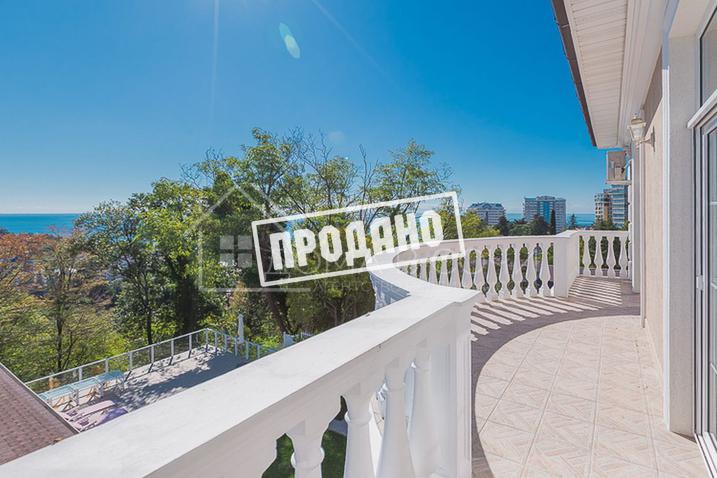 Красивый дом напротив парусного центра №46