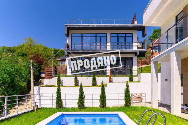 Коттедж с панорамным остеклением в живописном уголке Сочи №1