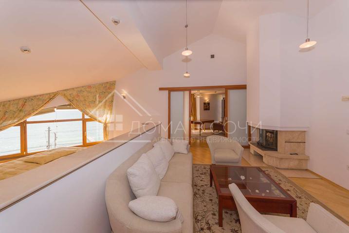 Вилла у моря напротив Парусного центра №58