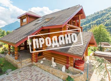 Эксклюзивный деревянный дом ручной рубки на Красной Поляне №1