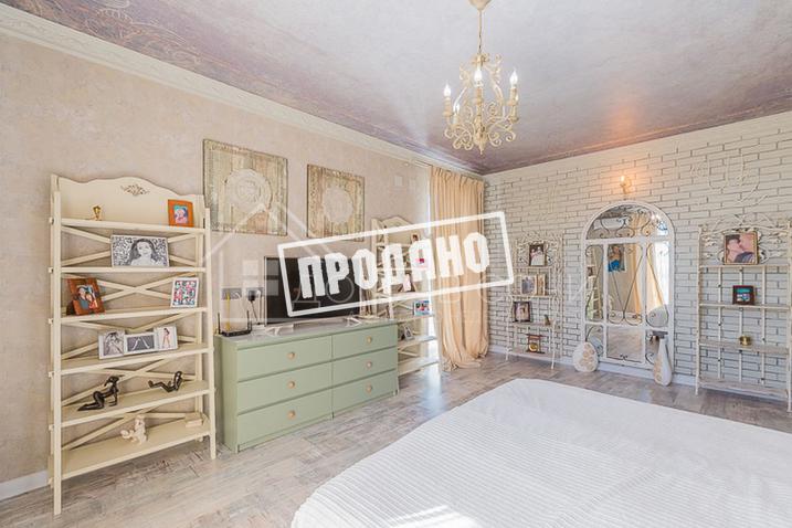 Красивый дом напротив парусного центра №38