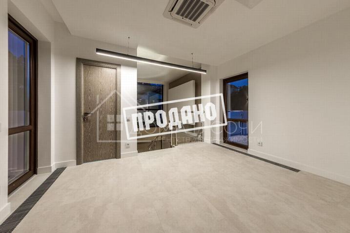 Современный дом с бассейном №7