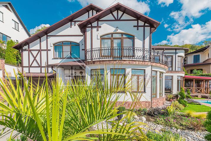 Южный дом на ул. Благодарной №11