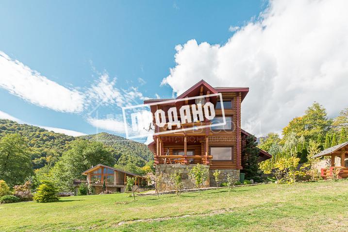 Эксклюзивный деревянный дом ручной рубки на Красной Поляне №57