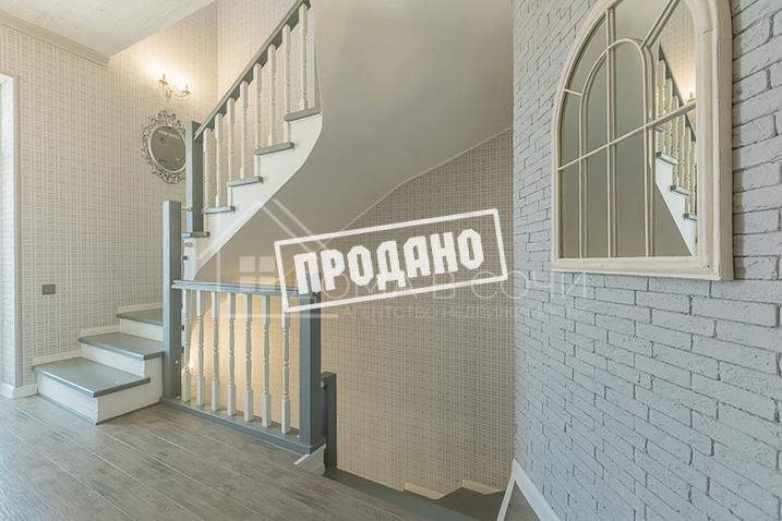 Красивый дом напротив парусного центра №23