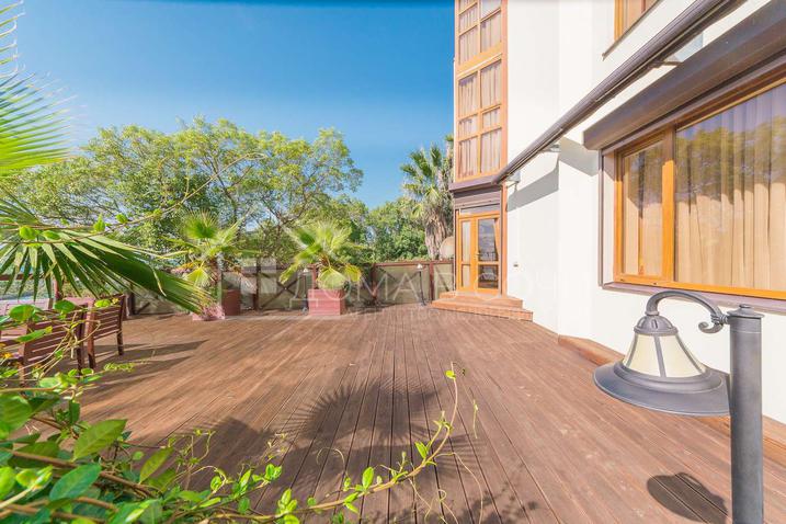 Вилла у моря напротив Парусного центра №21