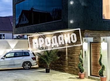 Дизайнерский коттедж в спальном микрорайоне №5