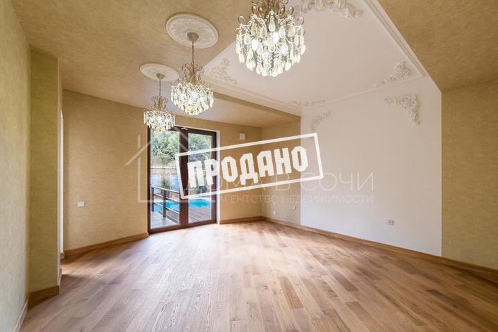 Новый коттедж с отделкой из молодого мрамора №5