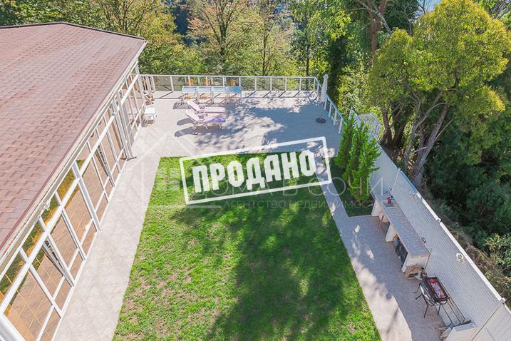 Красивый дом напротив парусного центра №47