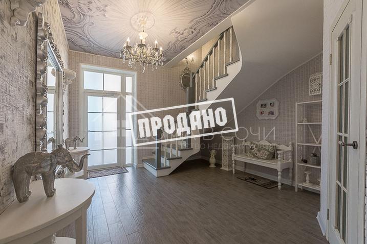 Красивый дом напротив парусного центра №4