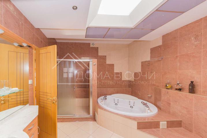 Вилла у моря напротив Парусного центра №56