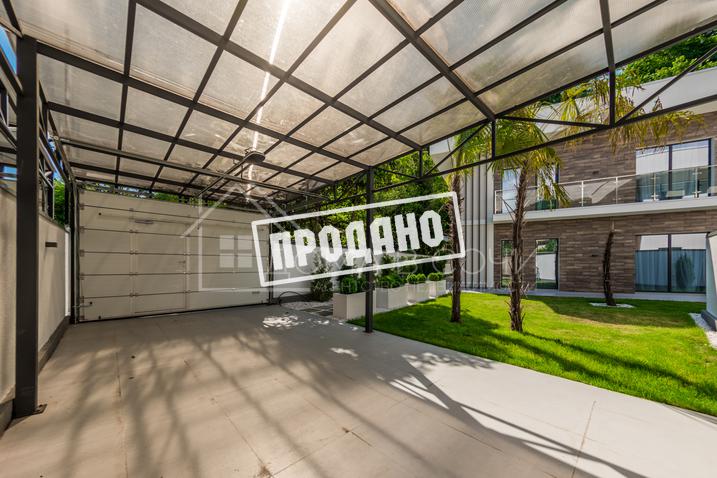 Дом с бассейном в центральном Районе №4