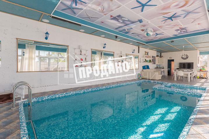 Красивый дом напротив парусного центра №48