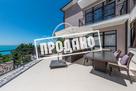 Современный дом с бассейном на Благодатной